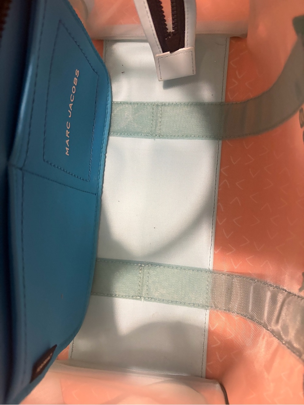 Marc Jacobs Clear Tote with Light Blue Trim used great condition - Picture 2 of 4